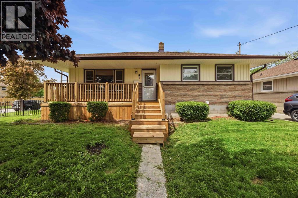 5 Aberdeen Avenue, Sarnia, ON, N7S2N5
