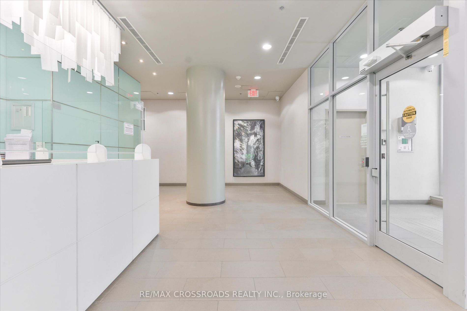 706-126 Simcoe Street, Toronto, ON, M5H 4E6 photo 3