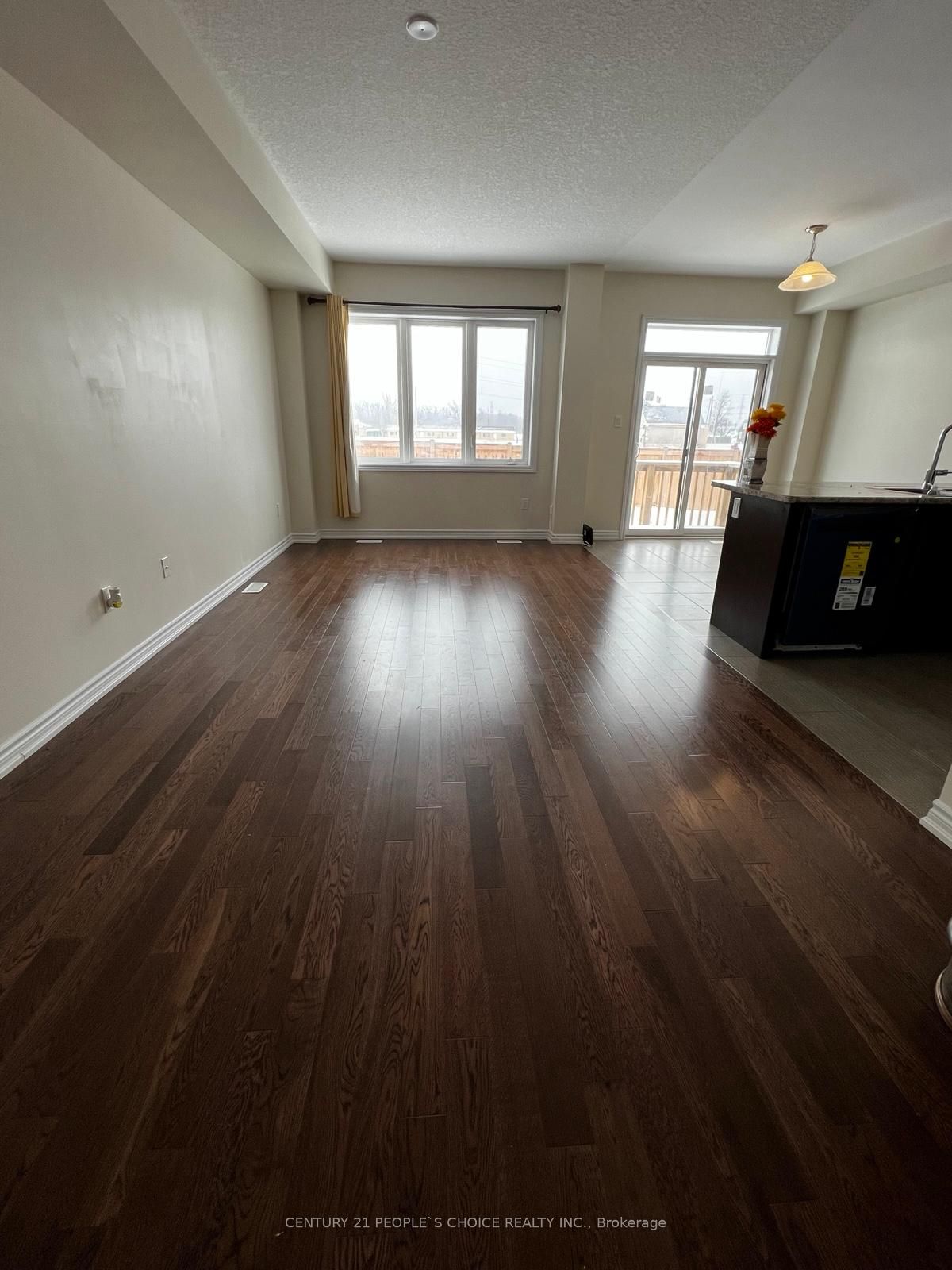 216 Explorer Way, Thorold, ON, L2V 0K2 photo 4