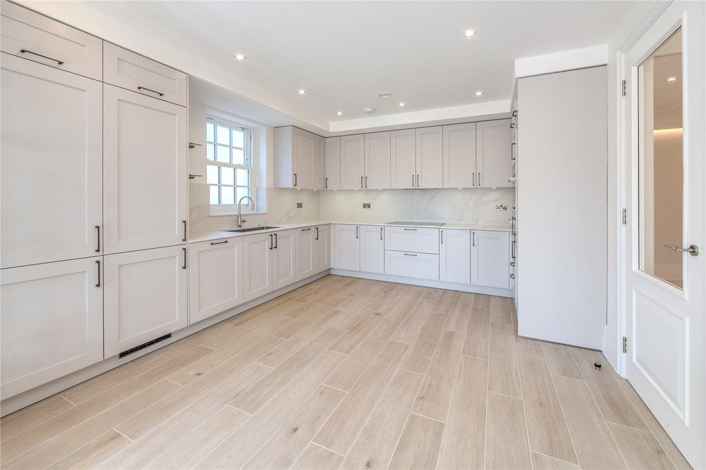 Additional image 5 of 2 bed flat for saleWatford Road, Radlett, Hertfordshire WD7