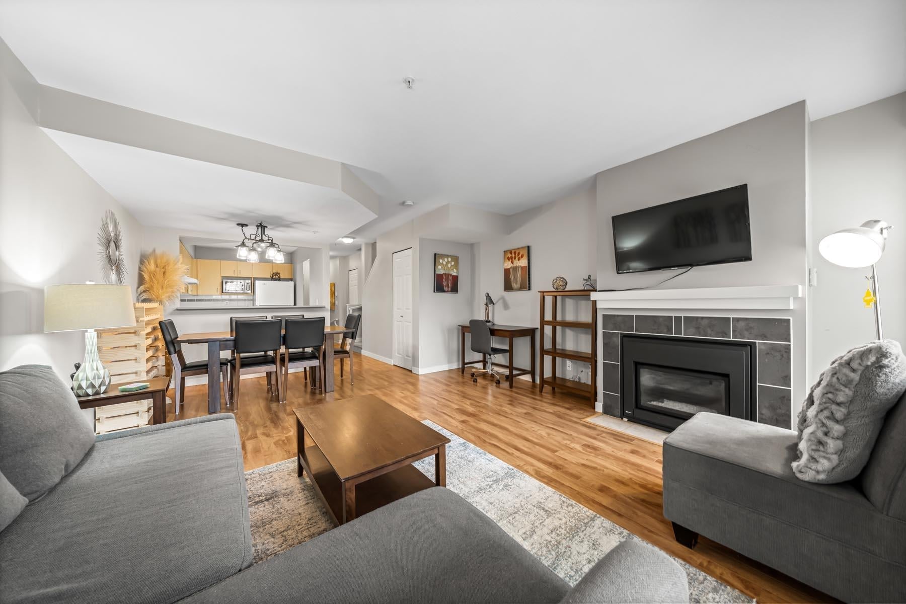 49-123 Seventh Street, New Westminster, BC, V3M 6Y2