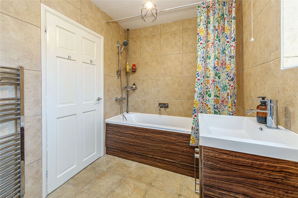 Additional image 12 of 2 bed flat for saleBrook Court, Watling Street, Radlett, Hertfordshire WD7