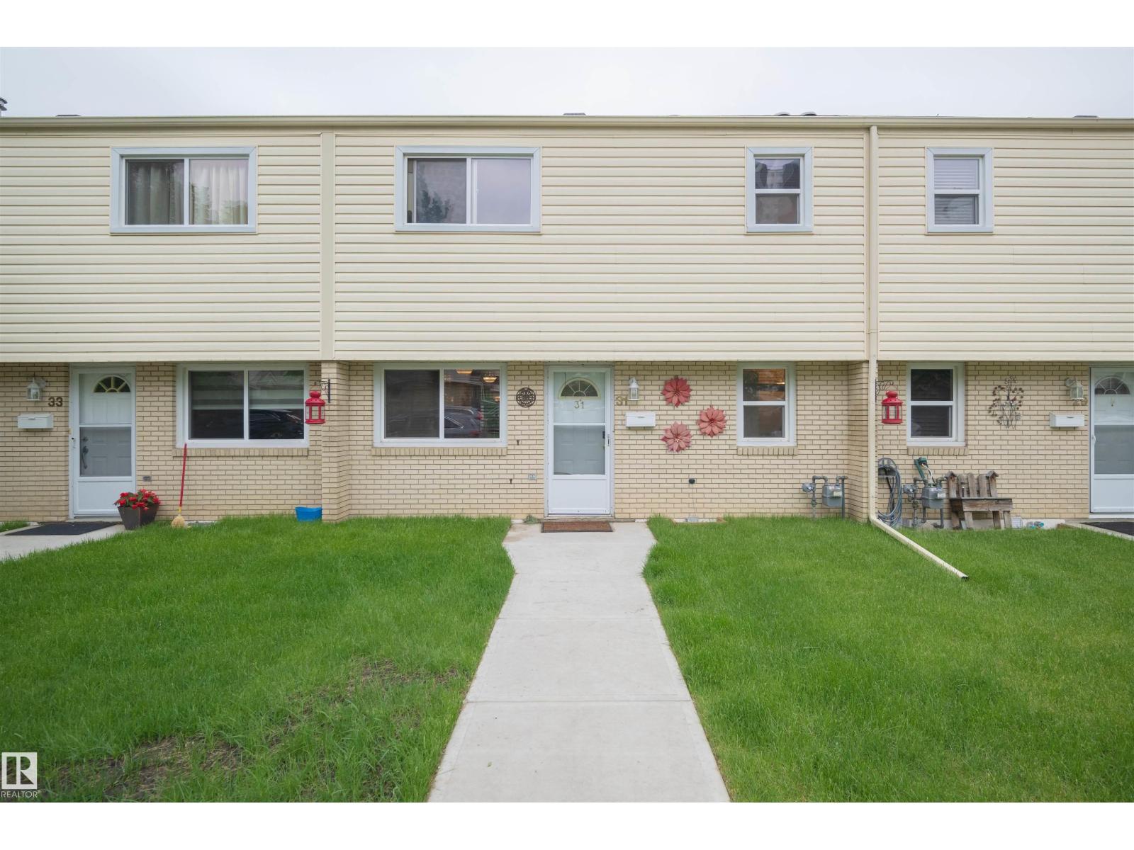 31 Royal Road NW, Edmonton, AB, T6J2E7
