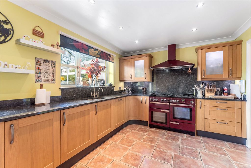 Additional image 3 of 5 bed detached house for saleFindon Close, Redditch, Worcestershire B97