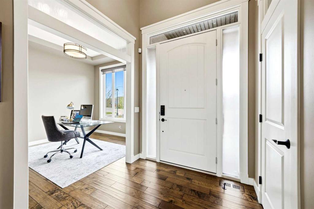 45 Cranbrook Heights SE, Calgary, AB, T3M 1W5 photo 3