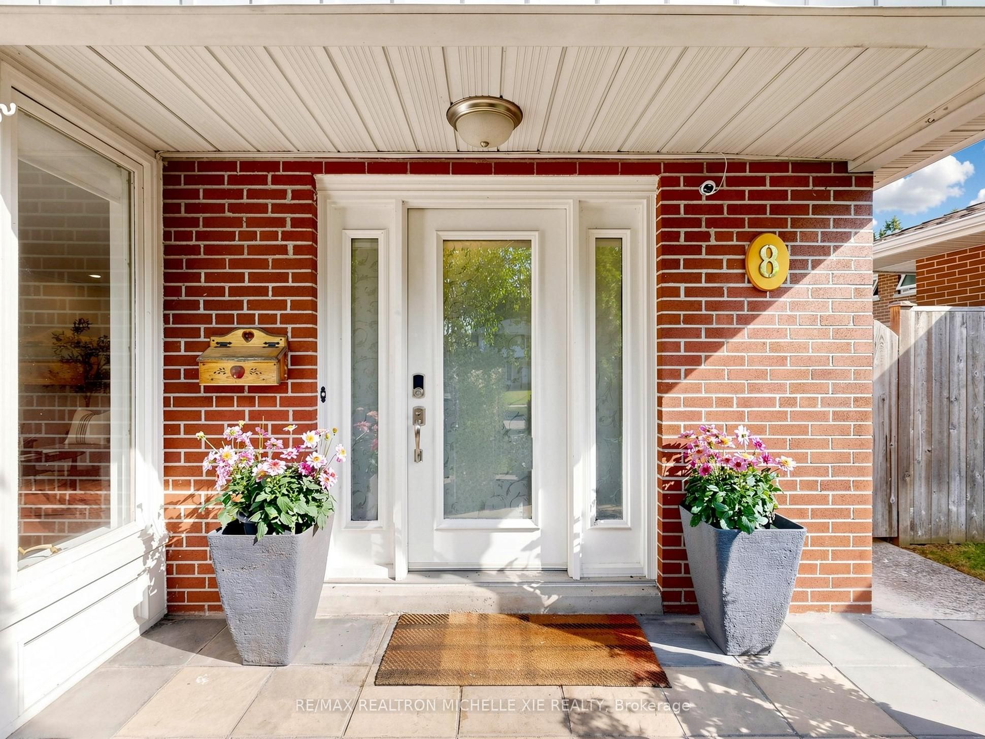 8 Meadowglade Crescent, Toronto, ON, M2J 1C7 photo 3