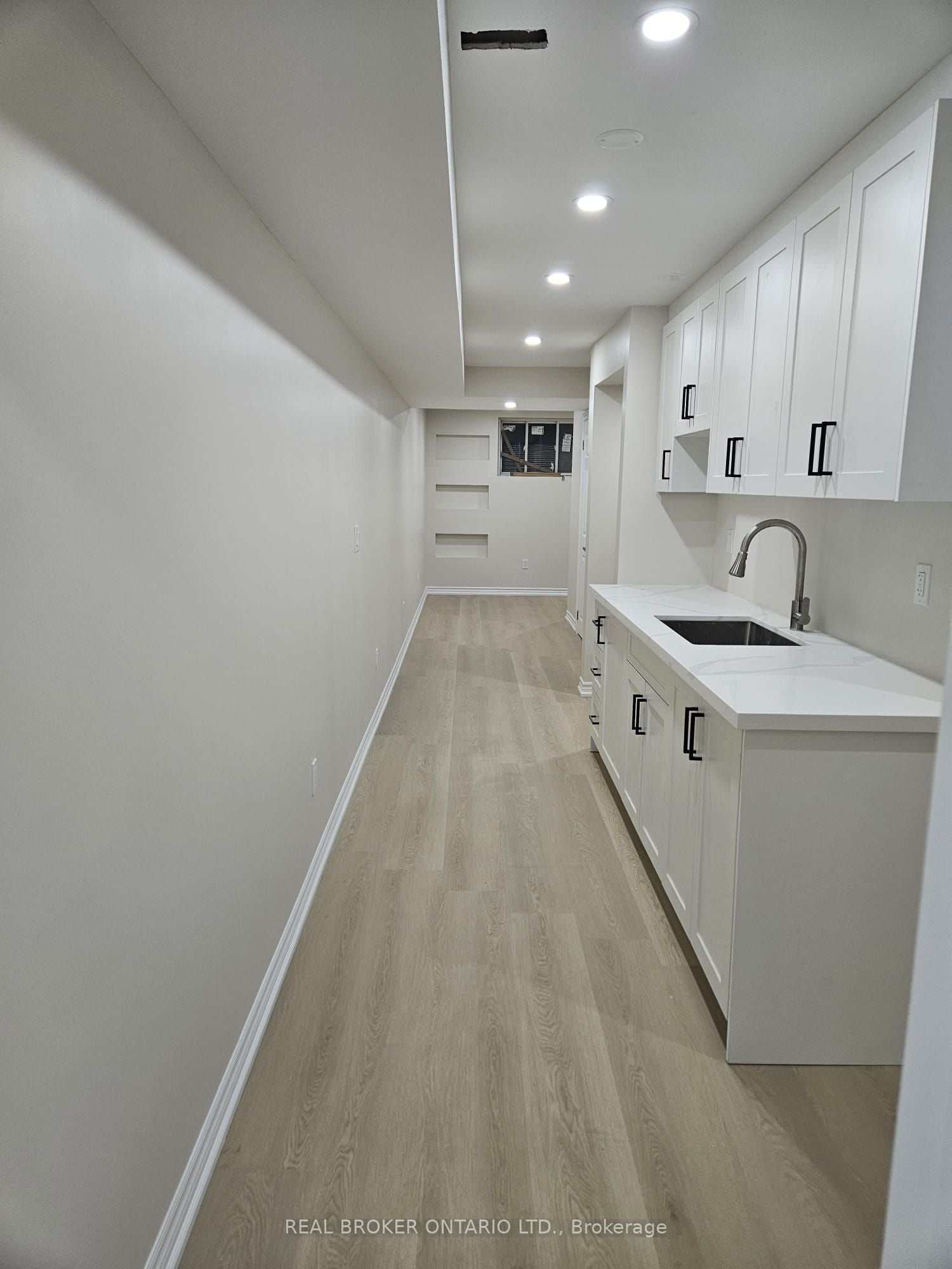 14 Lower Lev-5672 Dorchester Road, Niagara Falls, ON, L2G 4Y8