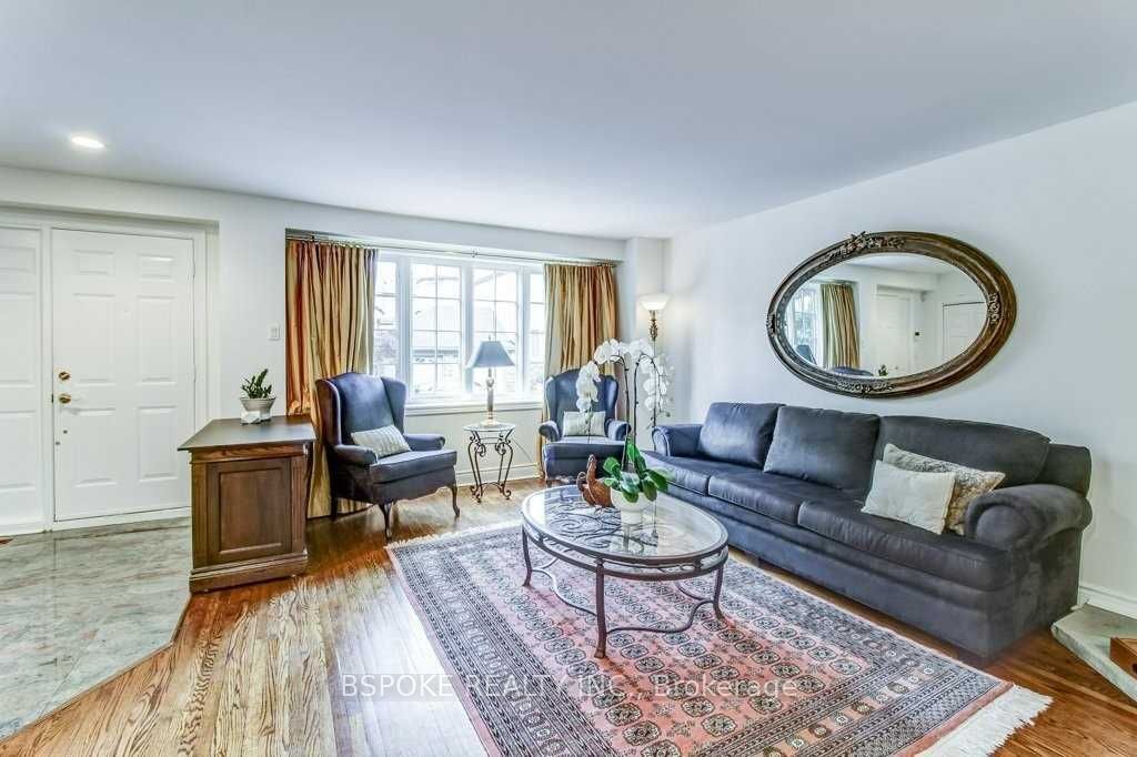 35 Bannon Avenue, Toronto, ON, M8X 1T9 photo 4