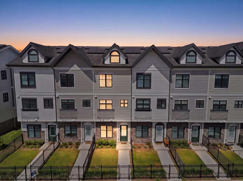 11 Les Jardins Park SE, Calgary, AB, T2C 5V3