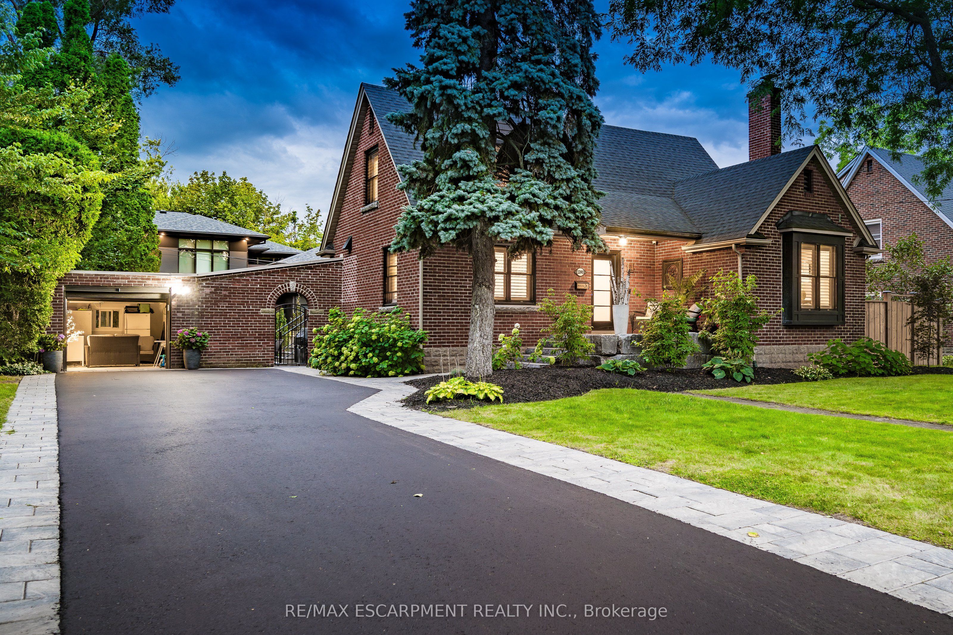 1390 Halifax Place, Burlington, ON, L7S 1J6 photo 2