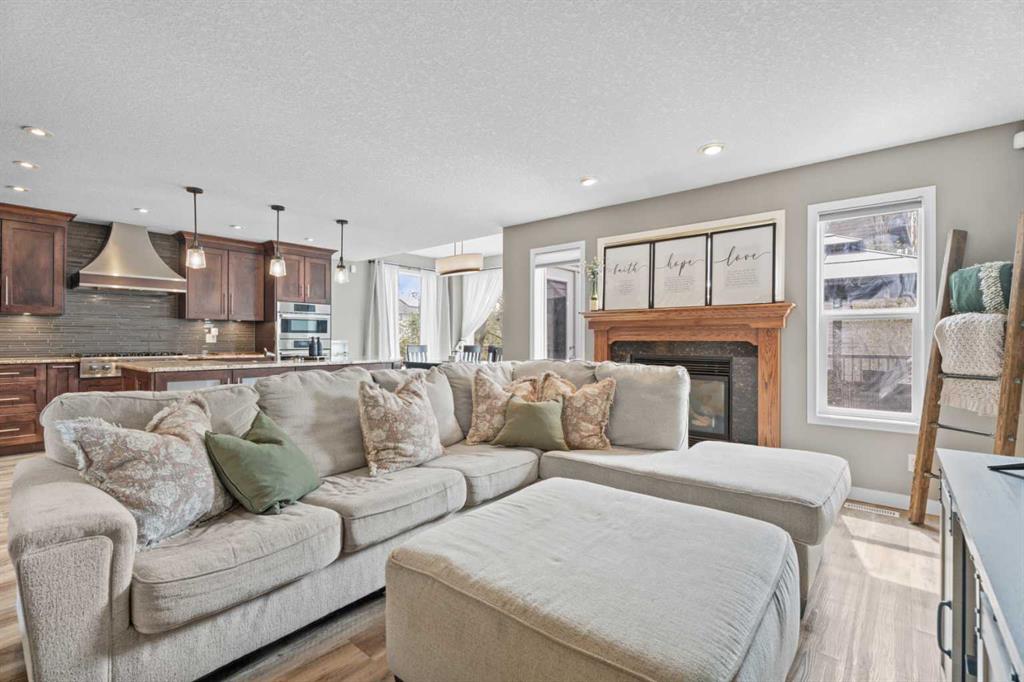 31 Brightondale Close SE, Calgary, AB, T2Z 4M6