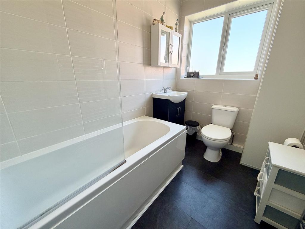 Additional image 15 of 3 bed end terrace house for saleBarleyhill Road, Garforth, Leeds LS25