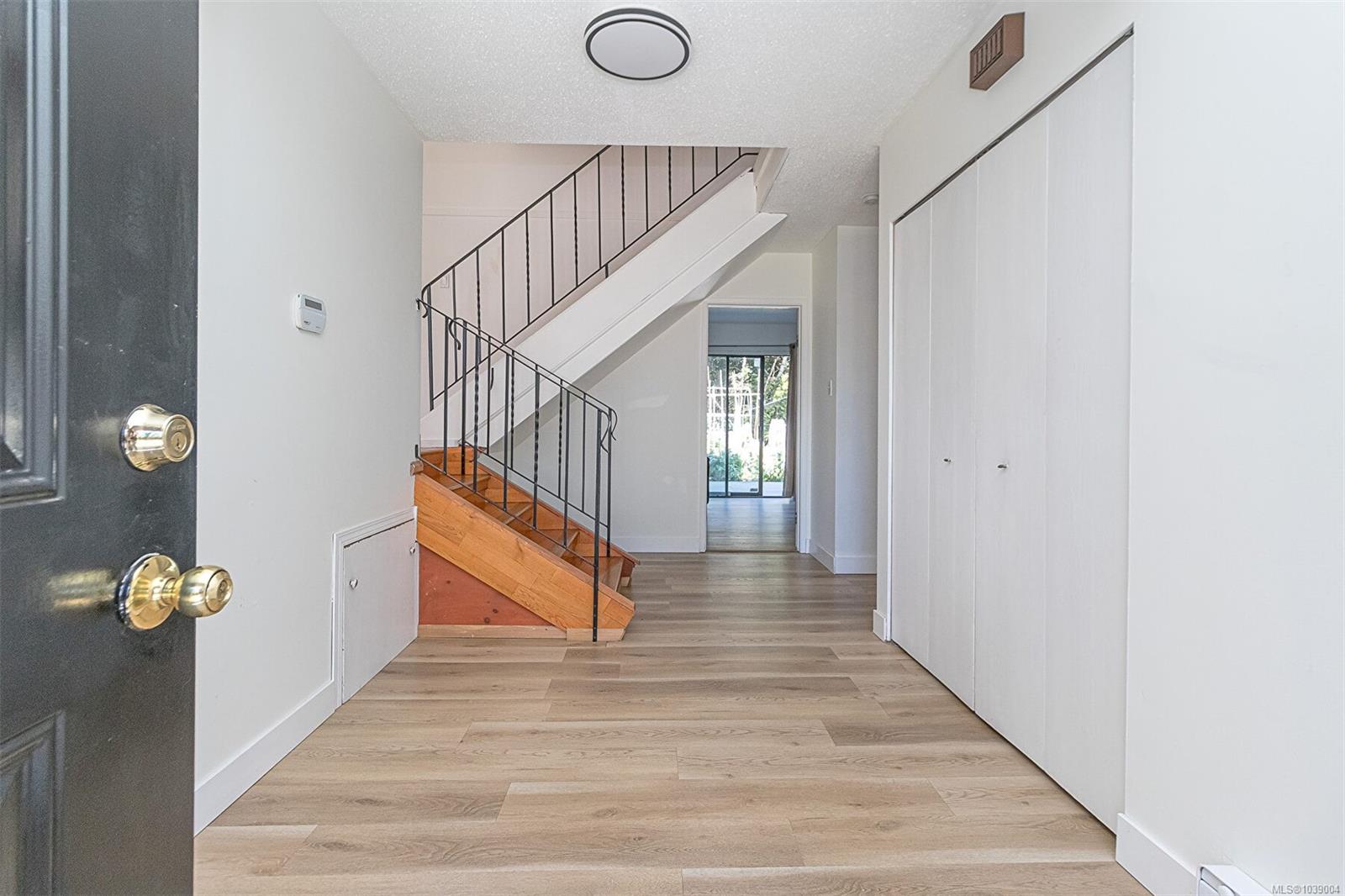 484 Goldstream Avenue, Langford, BC, V9B 2W5 photo 5