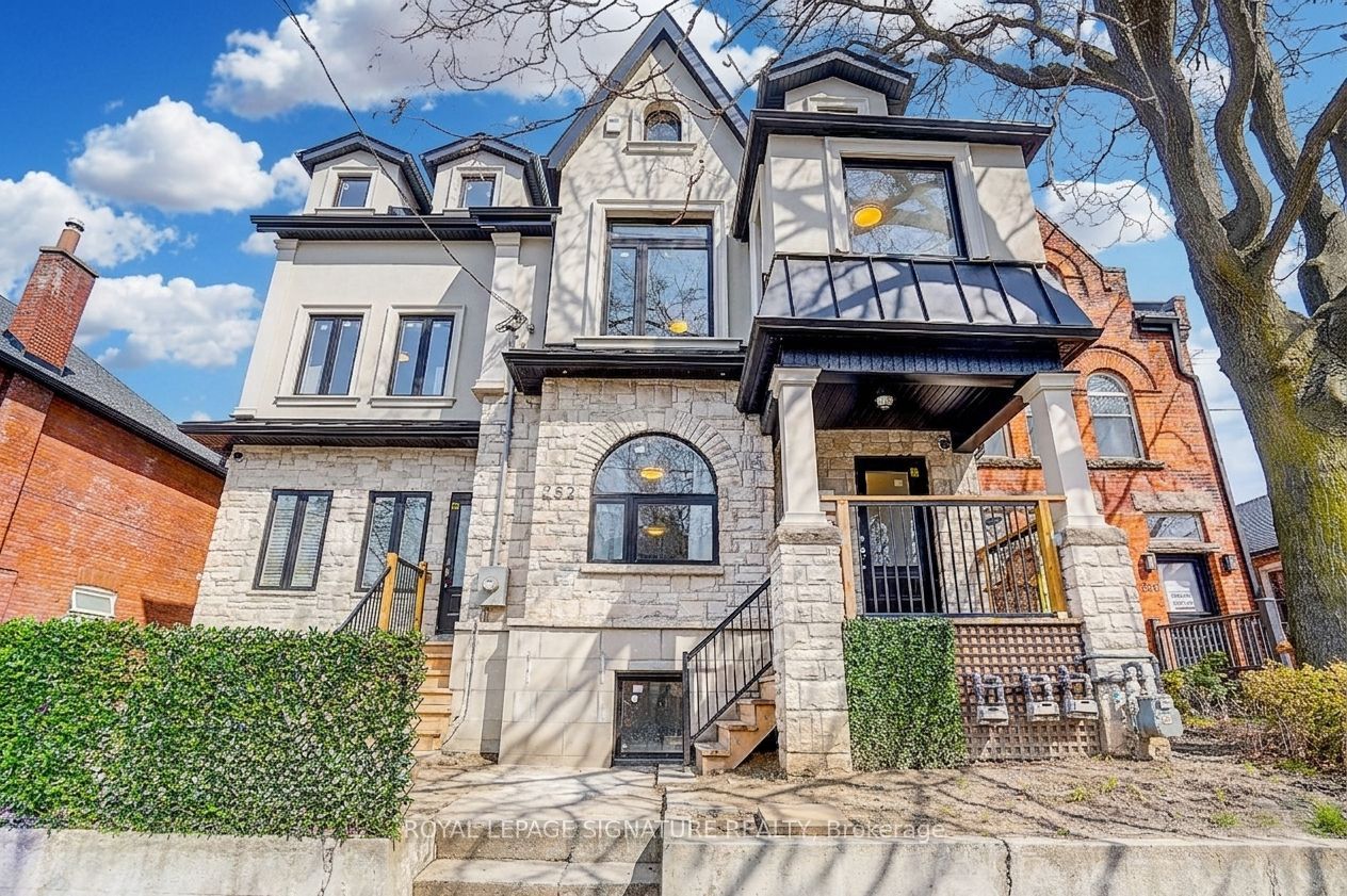 3-252 Annette Street, Toronto, ON, M6P 1R1