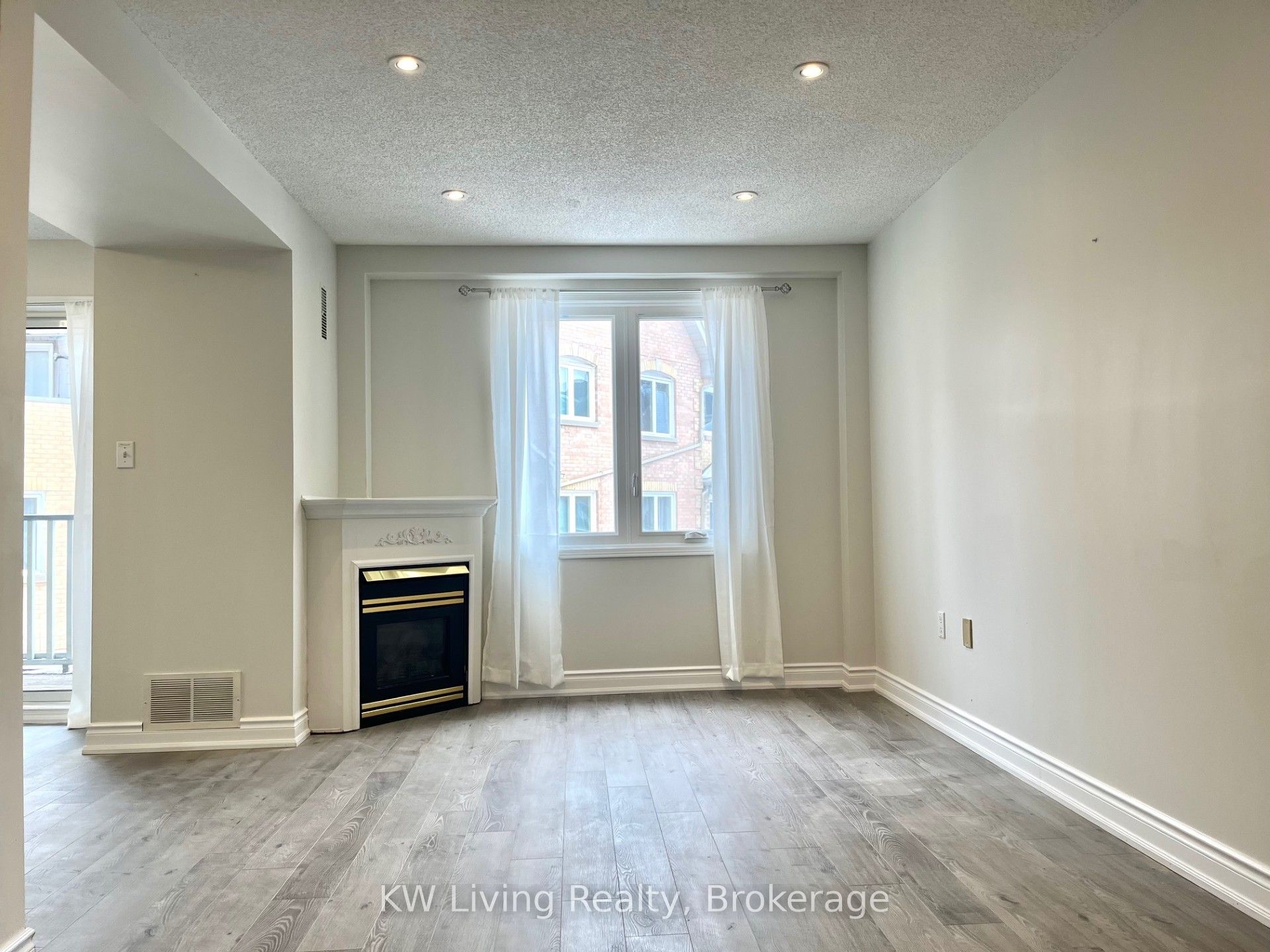 834-75 Weldrick Road E, Richmond Hill, ON, L4C 0H9