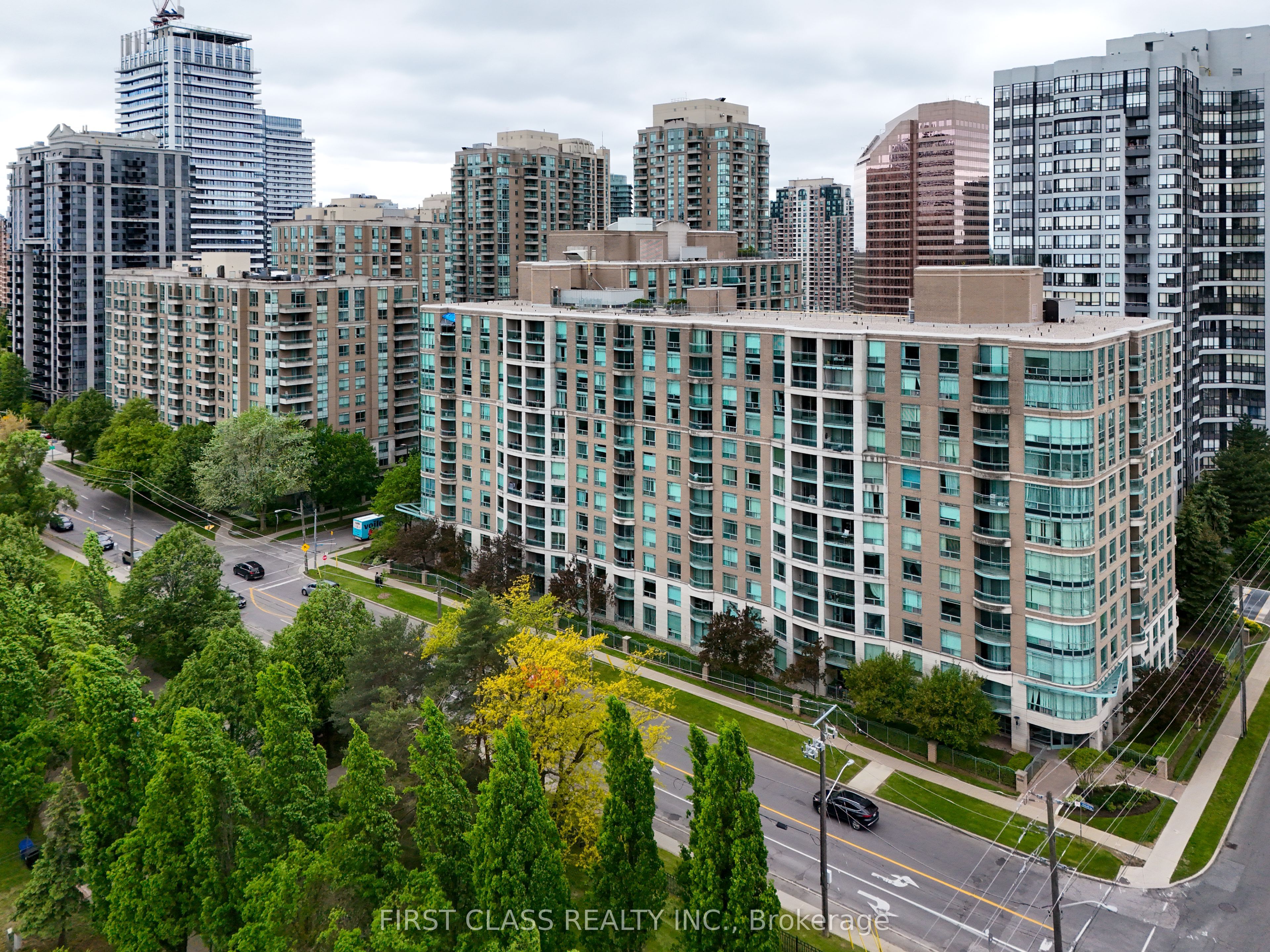 606-8 Pemberton Avenue, Toronto, ON, M2M 4K8