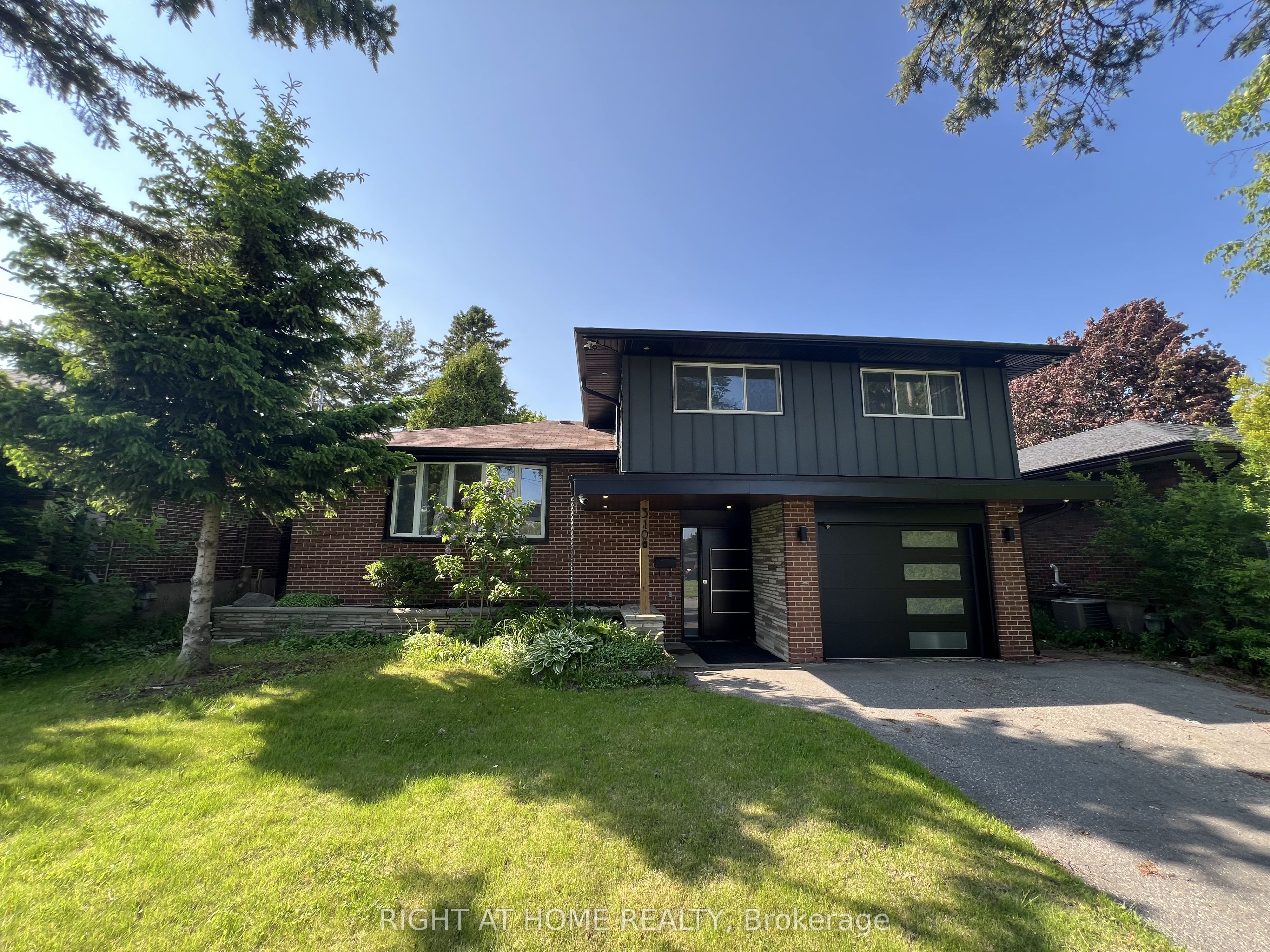 310 Admiral Road, Oshawa, ON, L1J 3A5