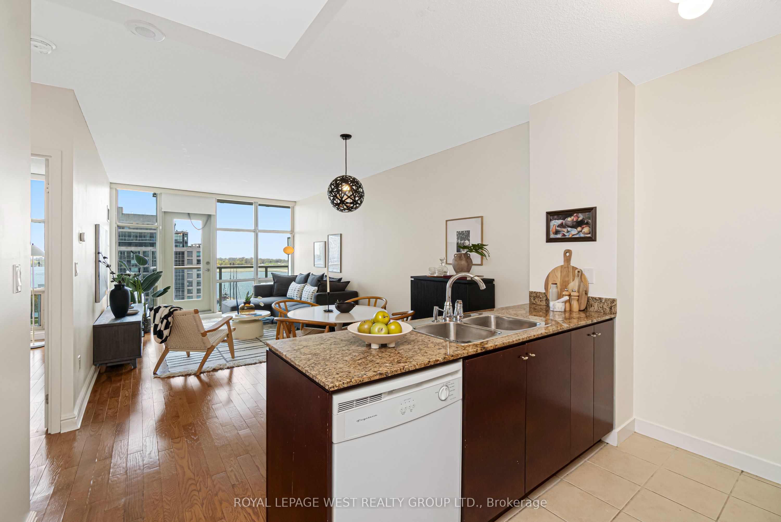 Additional image 5 of #1510-35 Mariner Terrace, Toronto, ON, M5V 3V9