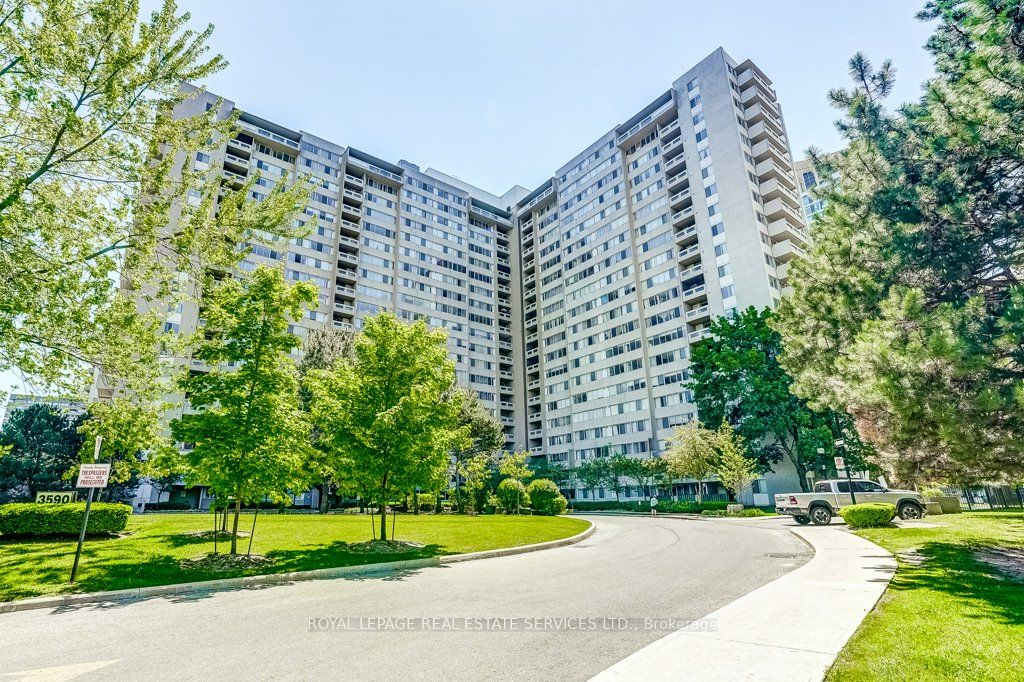 402-3590 Kaneff Crescent, Mississauga, ON, L5A 3X3