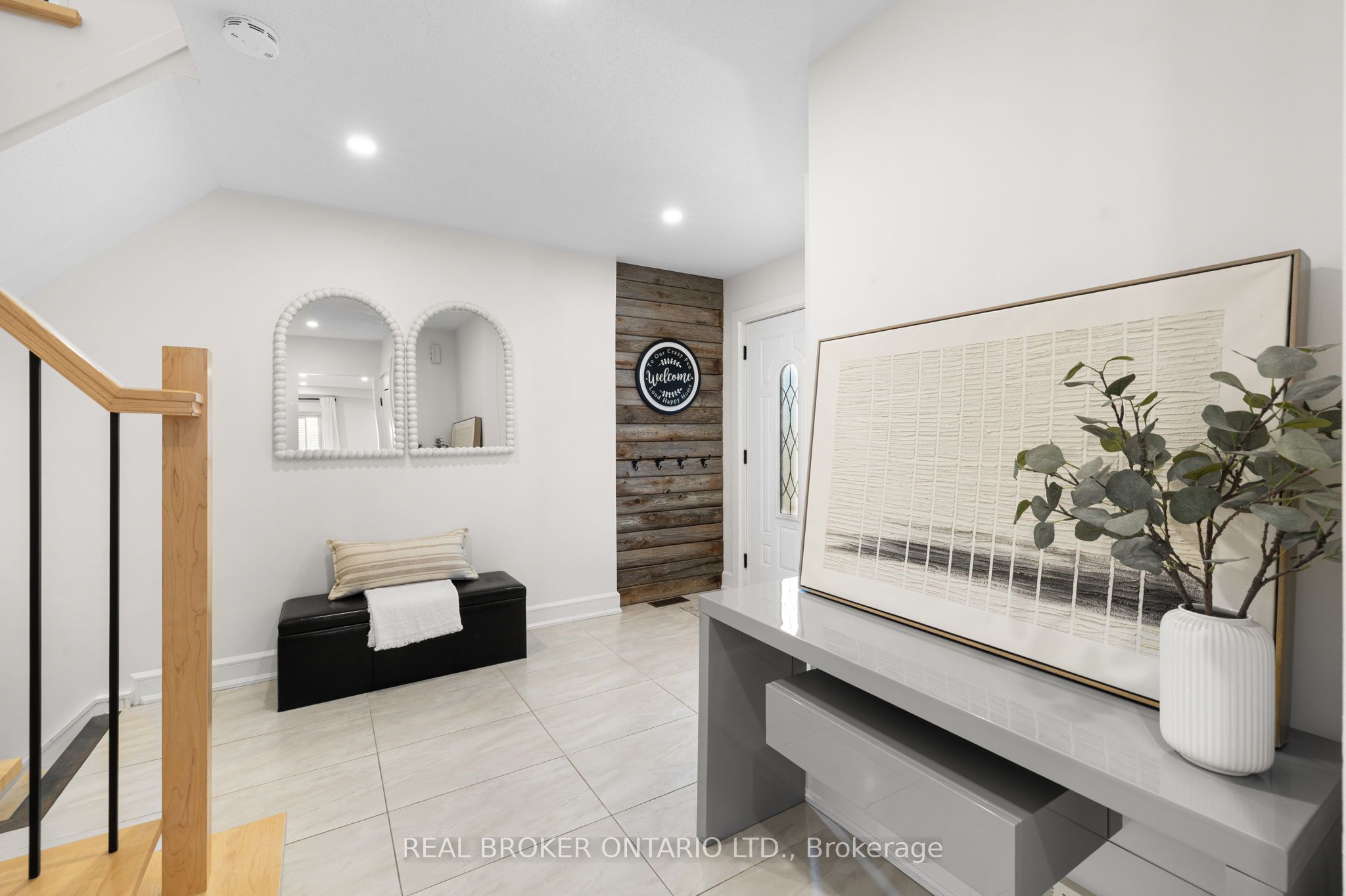 Additional image 3 of 2058 Wildflower Drive, Ottawa, ON, K1E 3R3