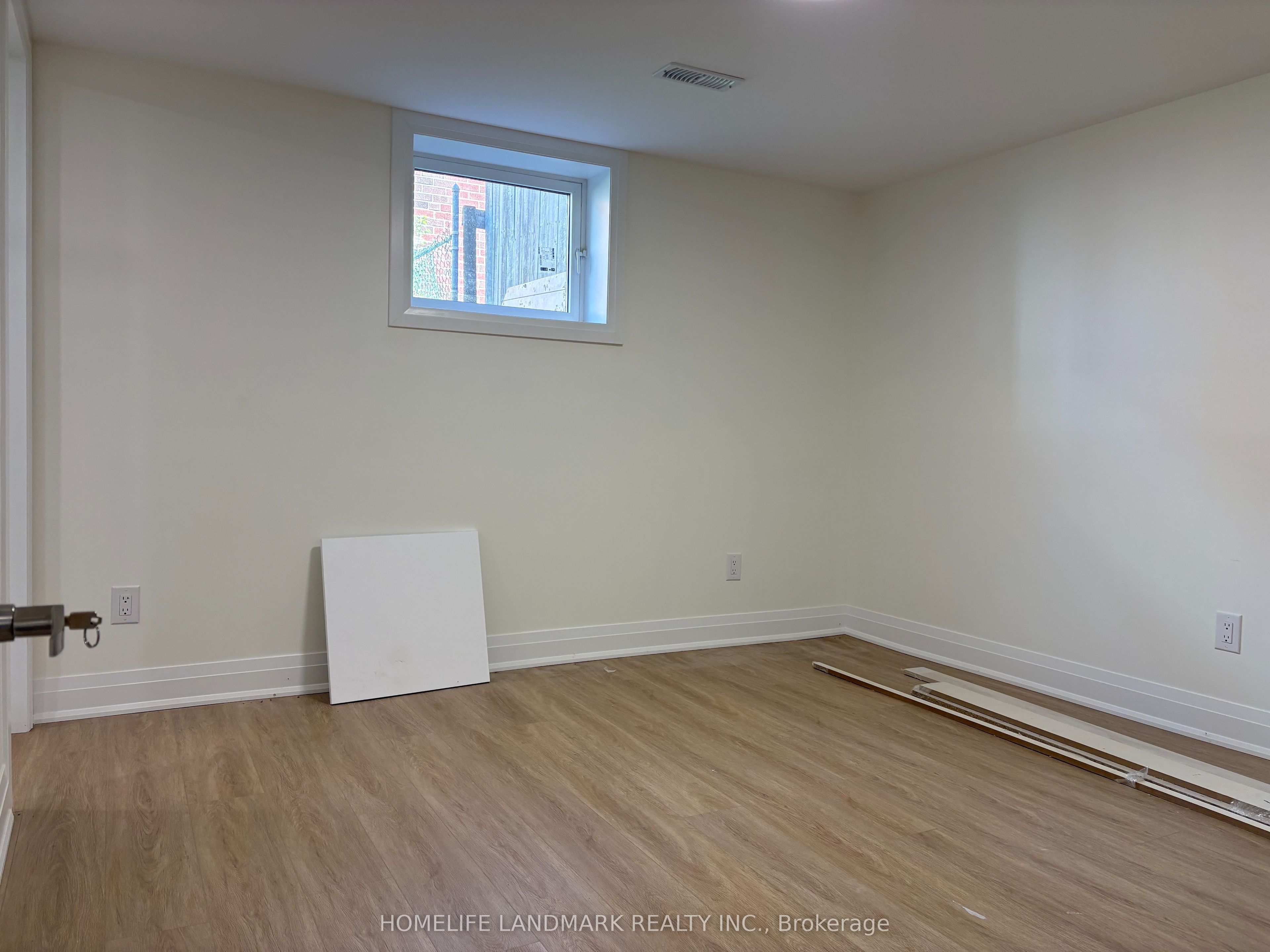 Lower 39 Silversted Drive, Toronto, ON, M1S 3G4 photo 4