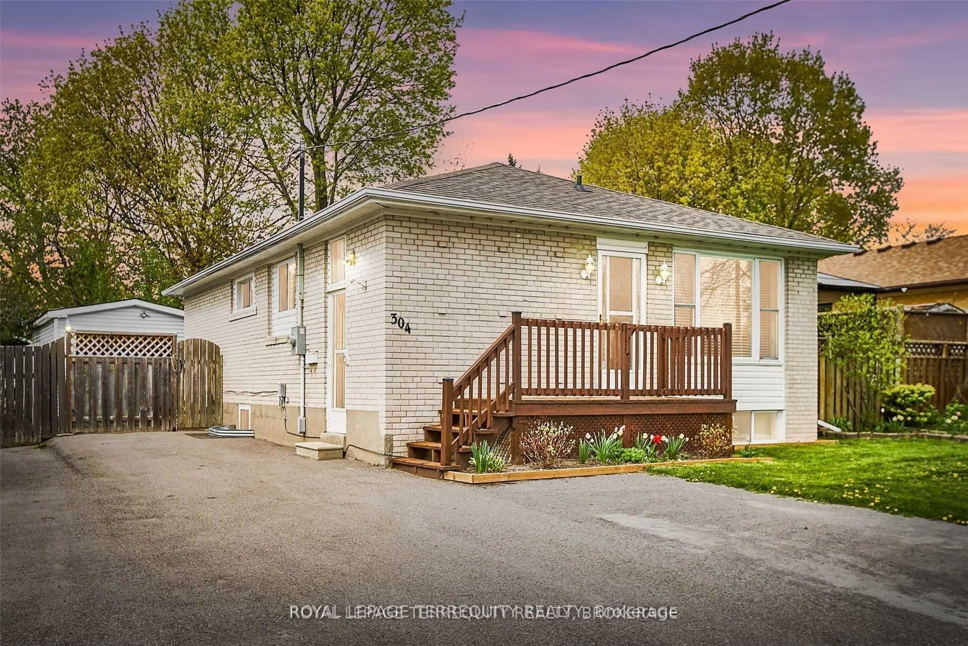 Main-304 Palmerston Avenue, Whitby, ON, L1N 3E9