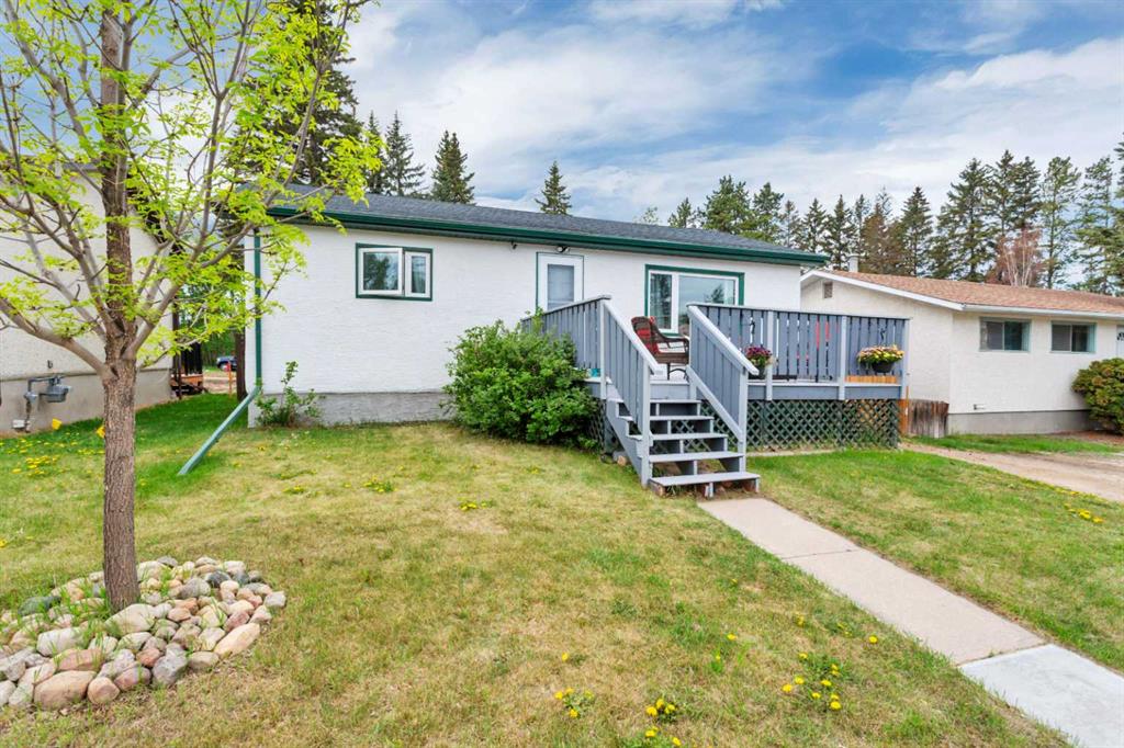 5010 53 Street, Sylvan Lake, AB, T4S1E7
