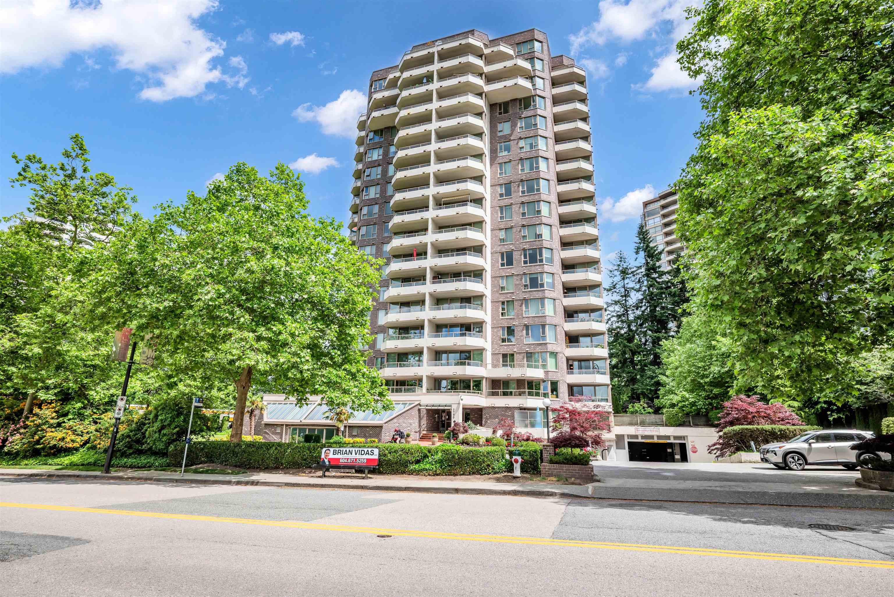 802-5790 Patterson Avenue, Burnaby, BC, V5H 4H6 photo 2