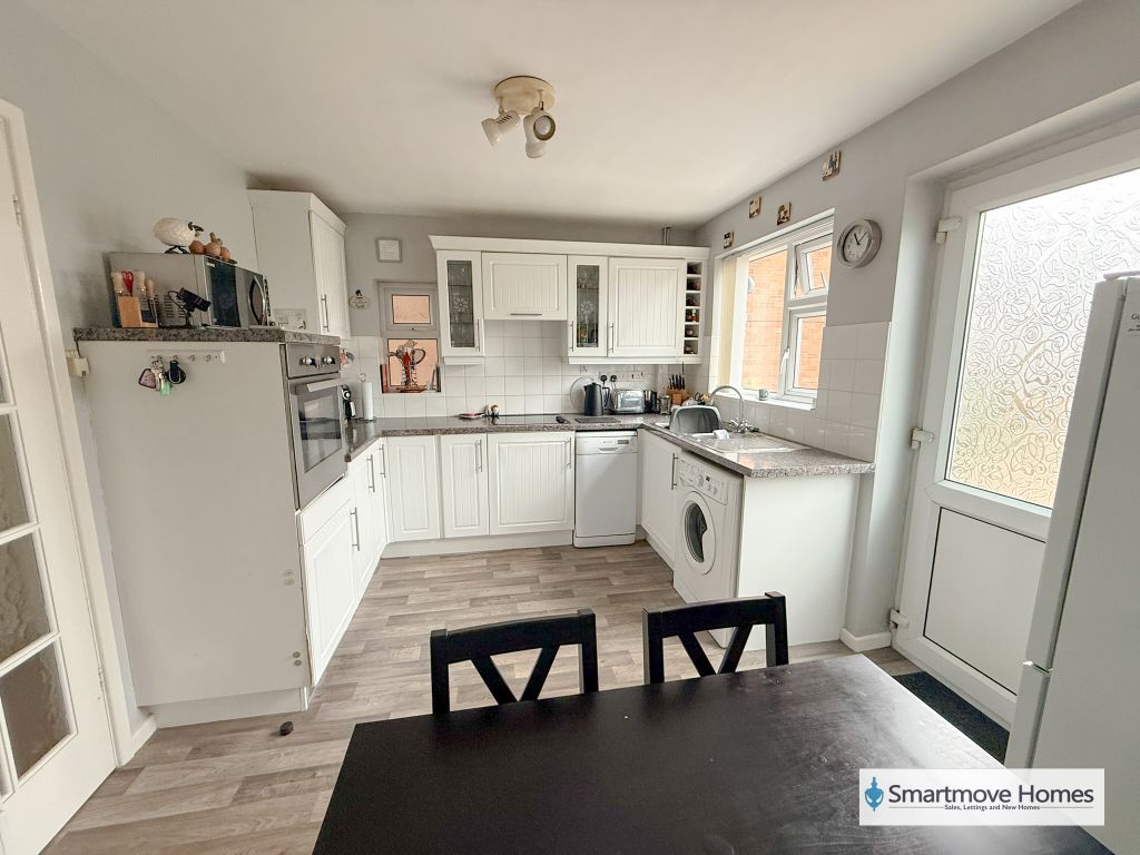 4 bed detached house for saleLathkill Drive, Marehay DE5 photo 4