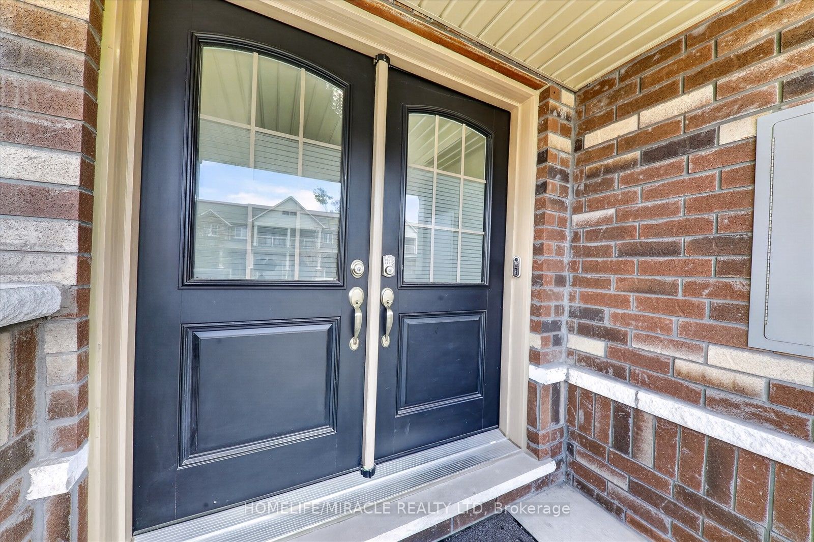 73 Sutcliffe Drive, Whitby, ON, L1R 0R4 photo 5