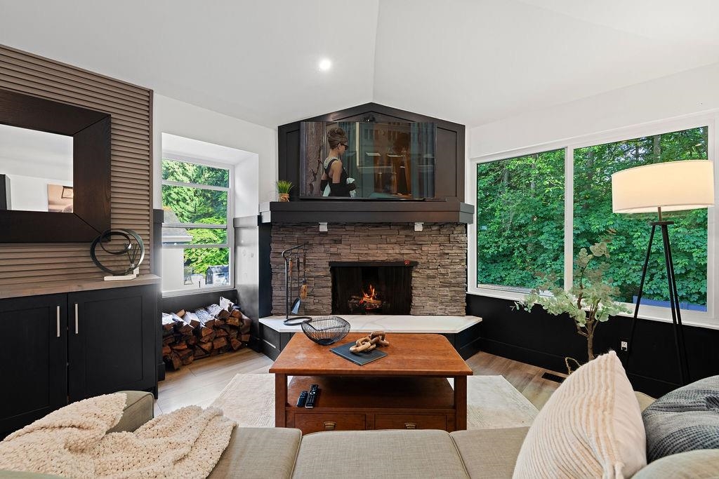 1430 Draycott Road, North Vancouver, BC, V7J 1W2 photo 2