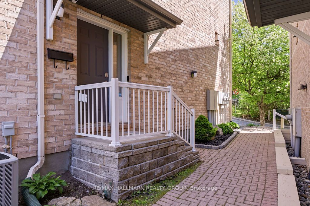 Additional image 3 of 8 Pondside Private, Ottawa, ON, K1K 4X3