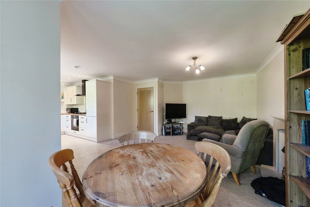 Additional image 11 of 2 bed flat for saleEvesham Road, Redditch, Worcestershire B97