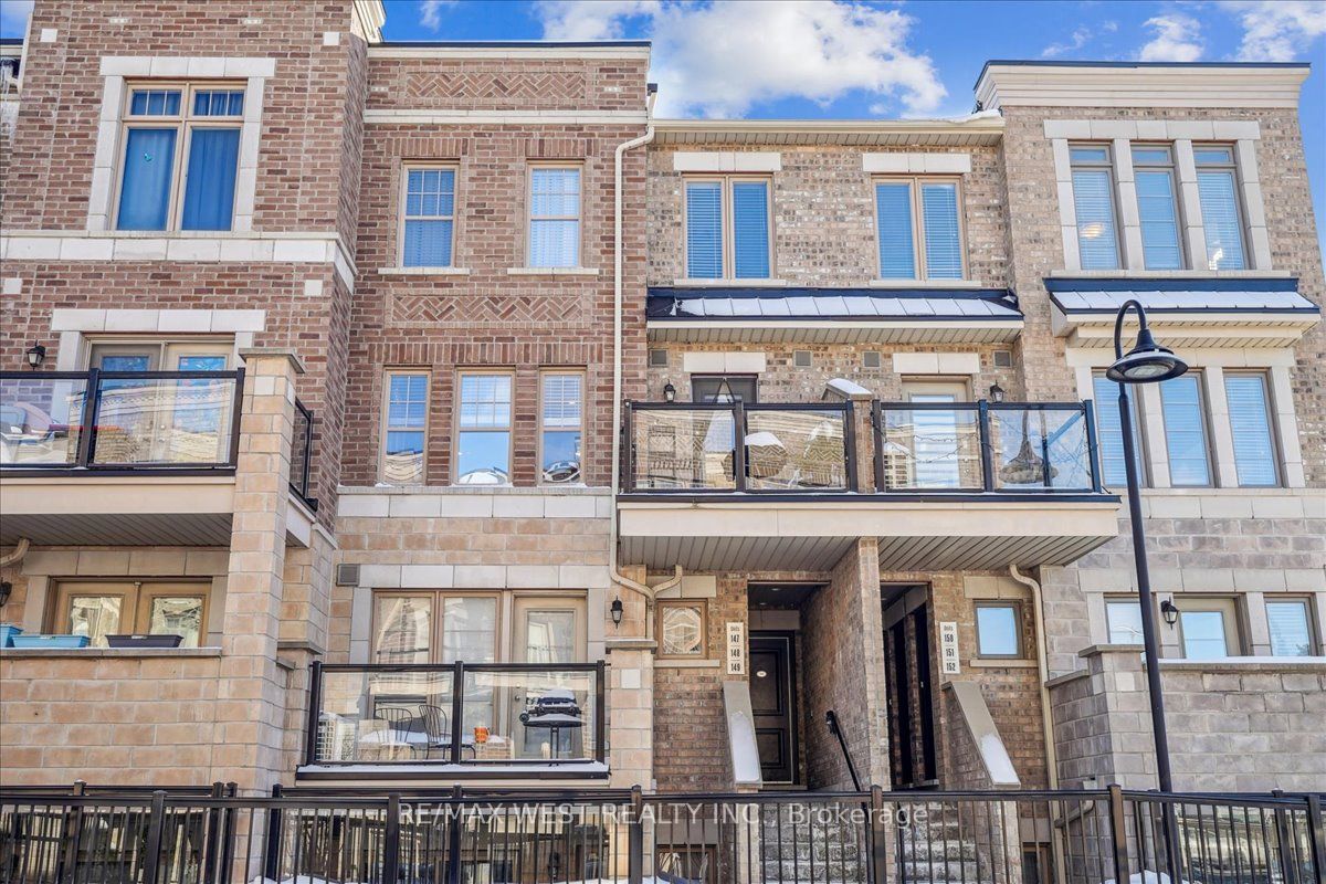 148-80 Parrotta Drive, Toronto, ON, M9M 0E6