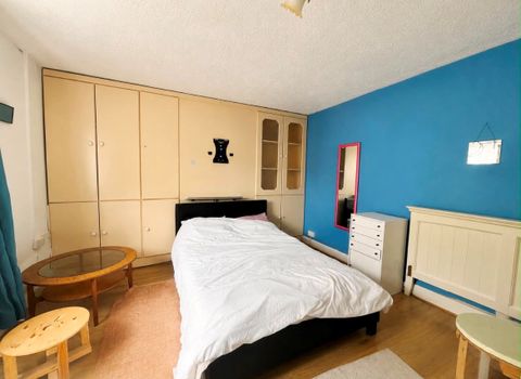 Barclay Road, London E13