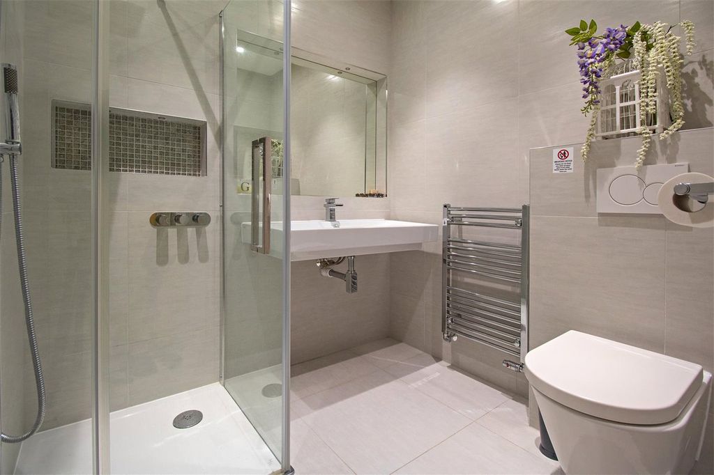 Additional image 8 of 6 bed detached house for saleSpencer Close, Radlett, Hertfordshire WD7