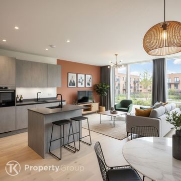 Salford M5, New home