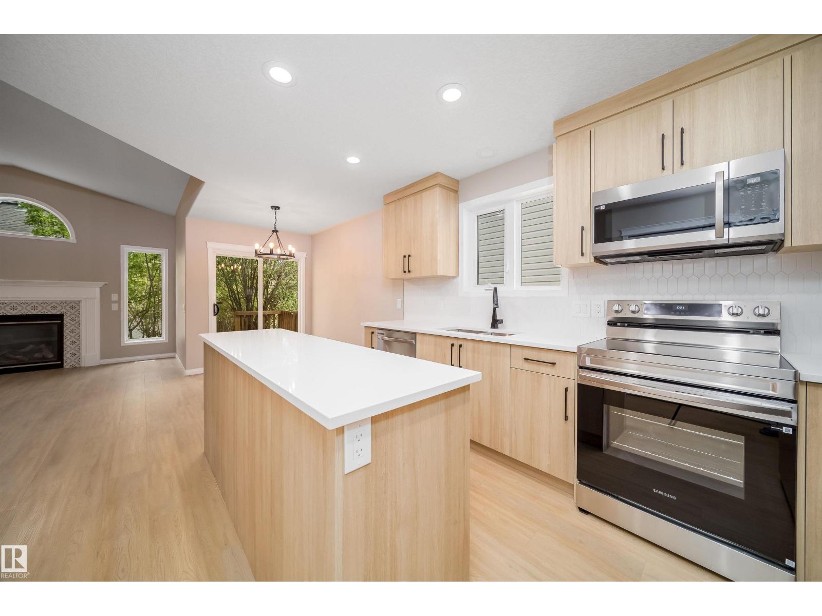 1212 Ormsby Lane NW, Edmonton, AB, T5T6R2