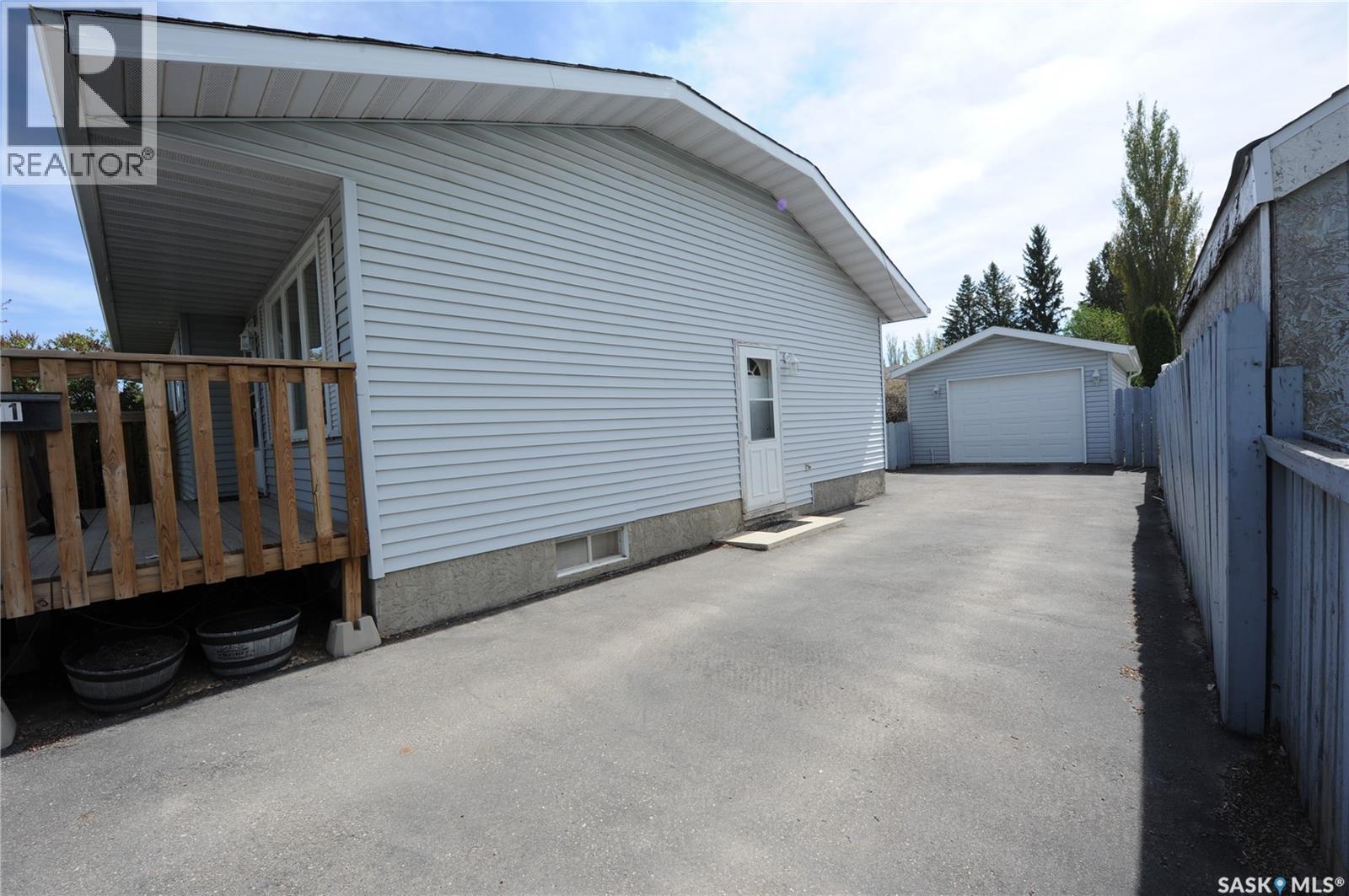 571 Pendygrasse Road, Saskatoon, SK, S7M5P6 photo 3