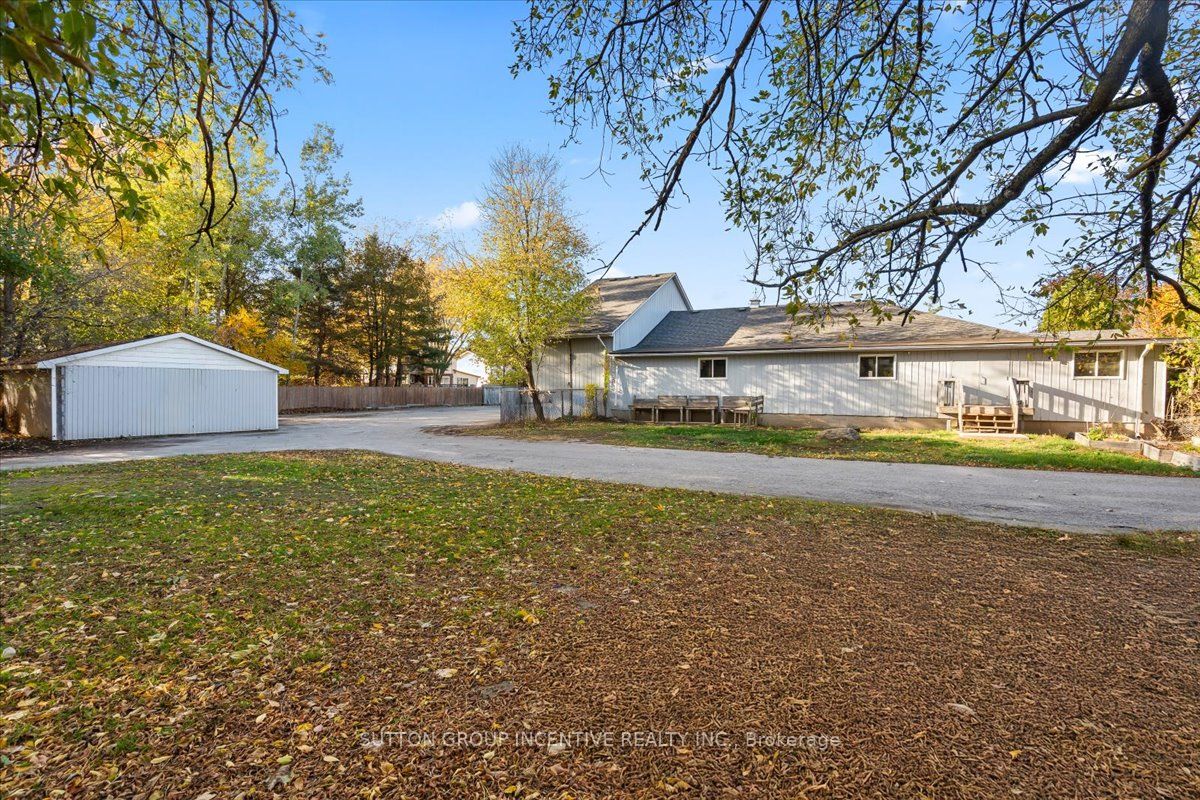 2044 25th Side Road, Innisfil, ON, L9S 1Z2 photo 5