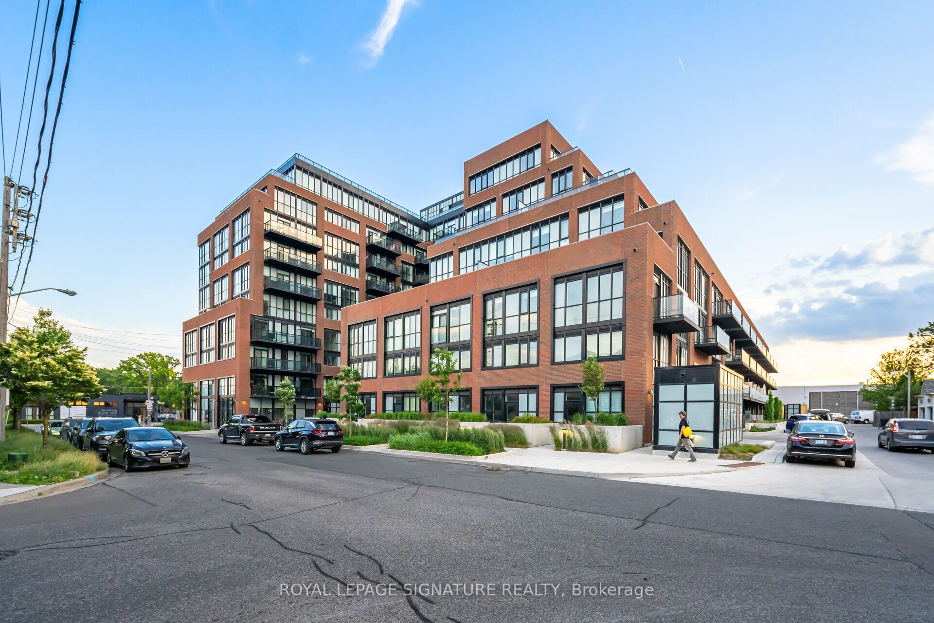 815-2300 St. Clair Avenue W, Toronto, ON, M6N 0B3