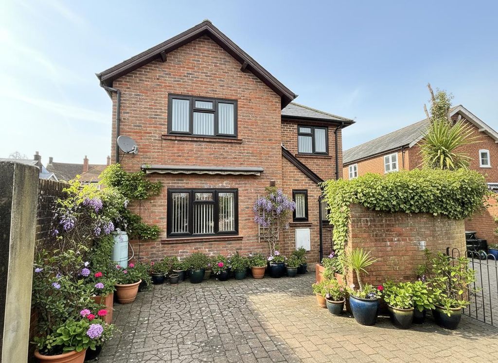 2 bed town house for saleThe George Mews, Ringwood BH24