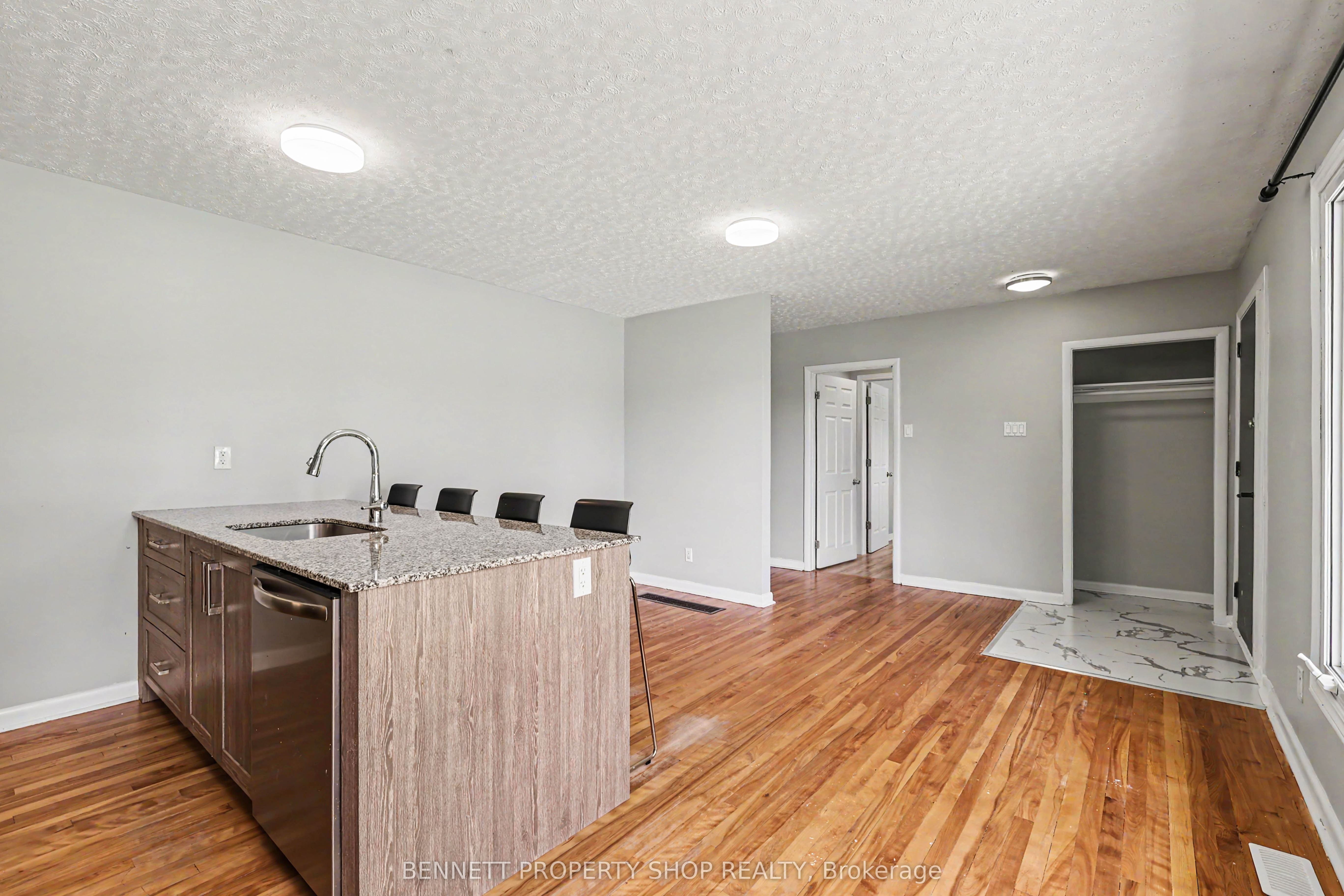Additional image 6 of 1308 Rustic Drive, Ottawa, ON, K2C 2Y1