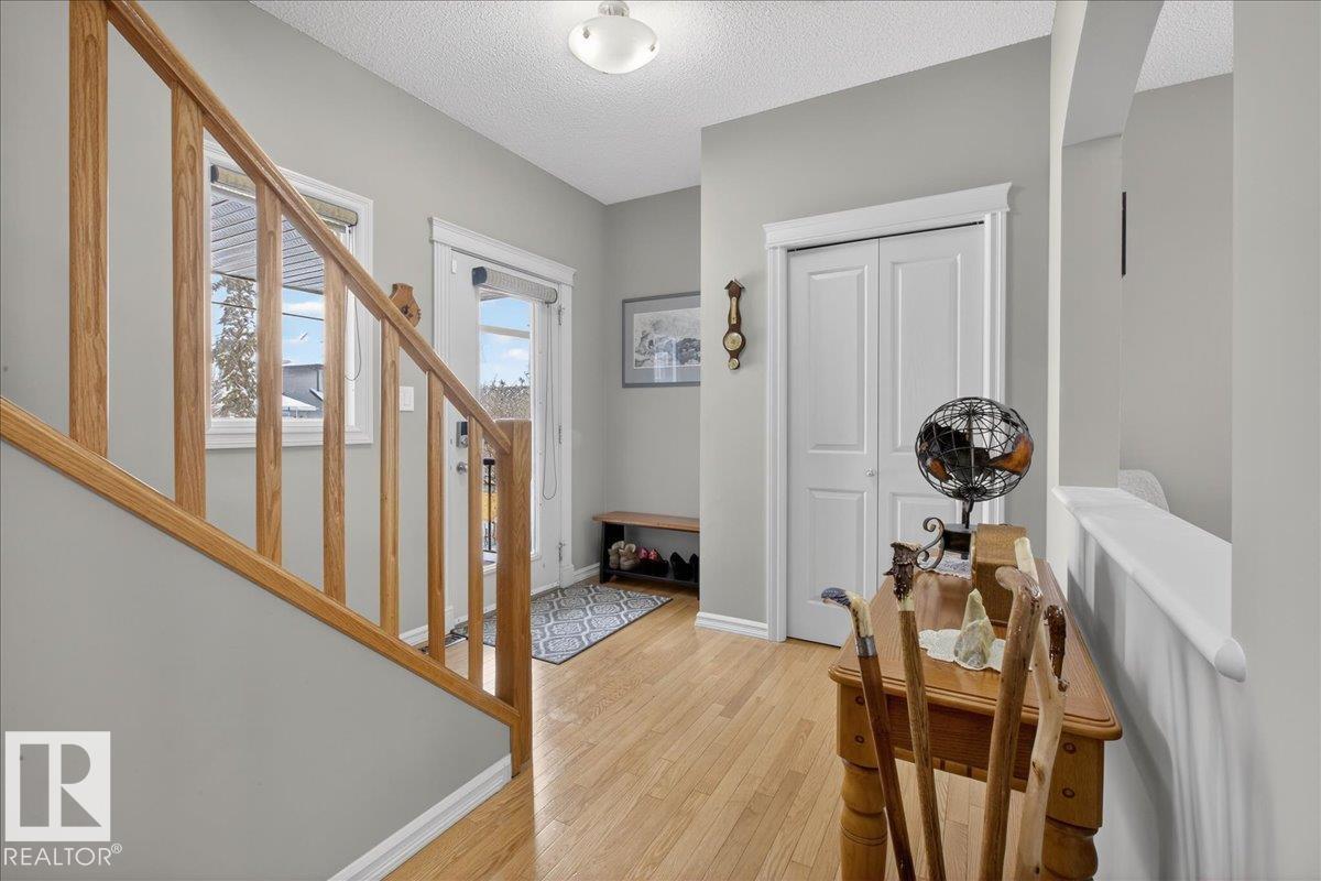 942 Chahley Crescent NW, Edmonton, AB, T6M0E2 photo 3
