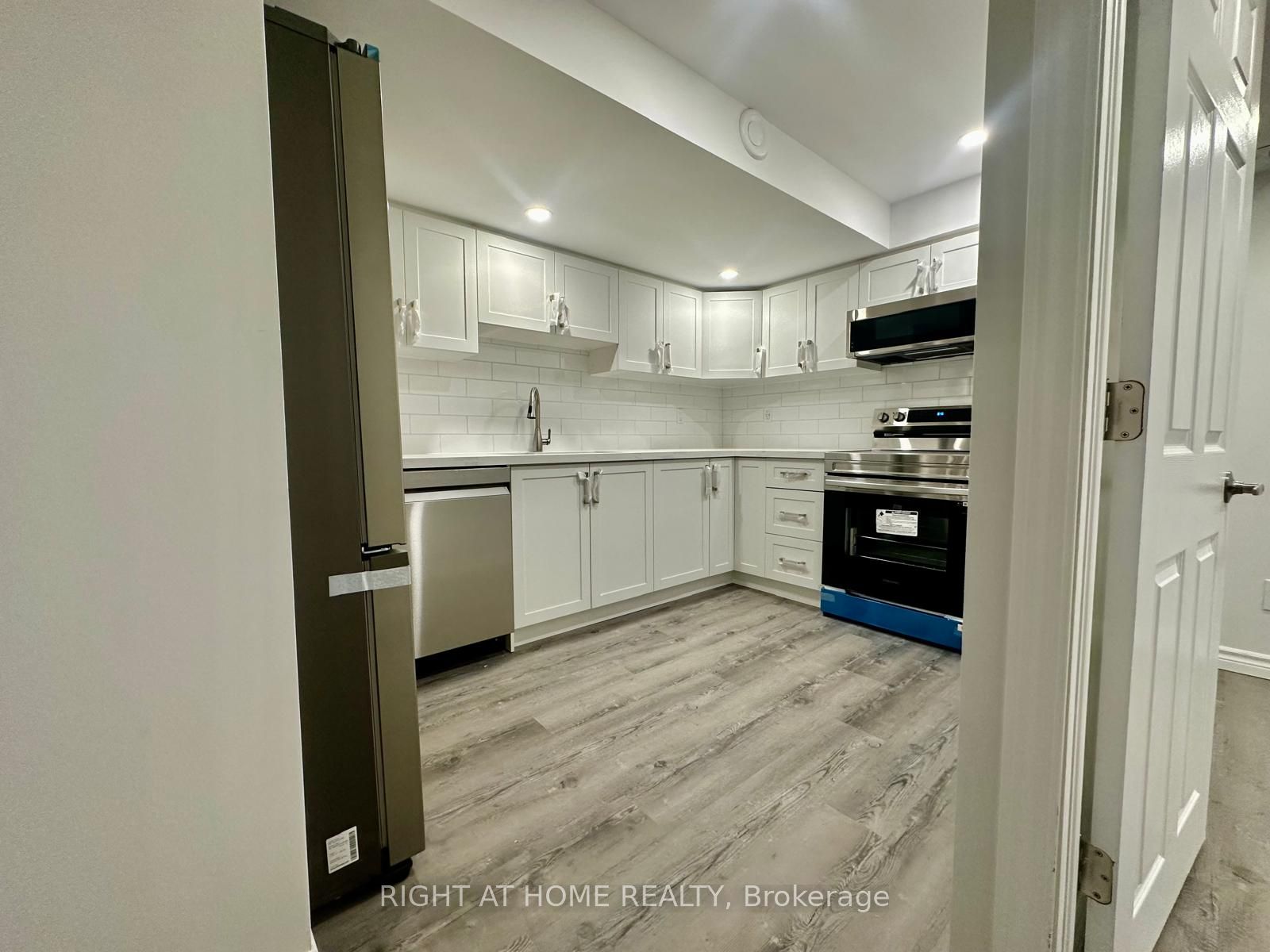 295 Gillespie Drive, Brant, ON, N3T 0W1 photo 3