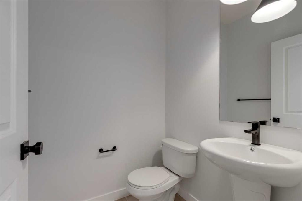 371 Fireside Drive, Cochrane, AB, T4C3E1 photo 3