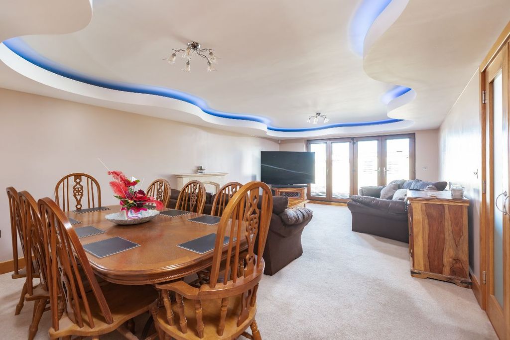 4 bed bungalow for saleCoxes Lane, Ramsgate CT12 photo 5