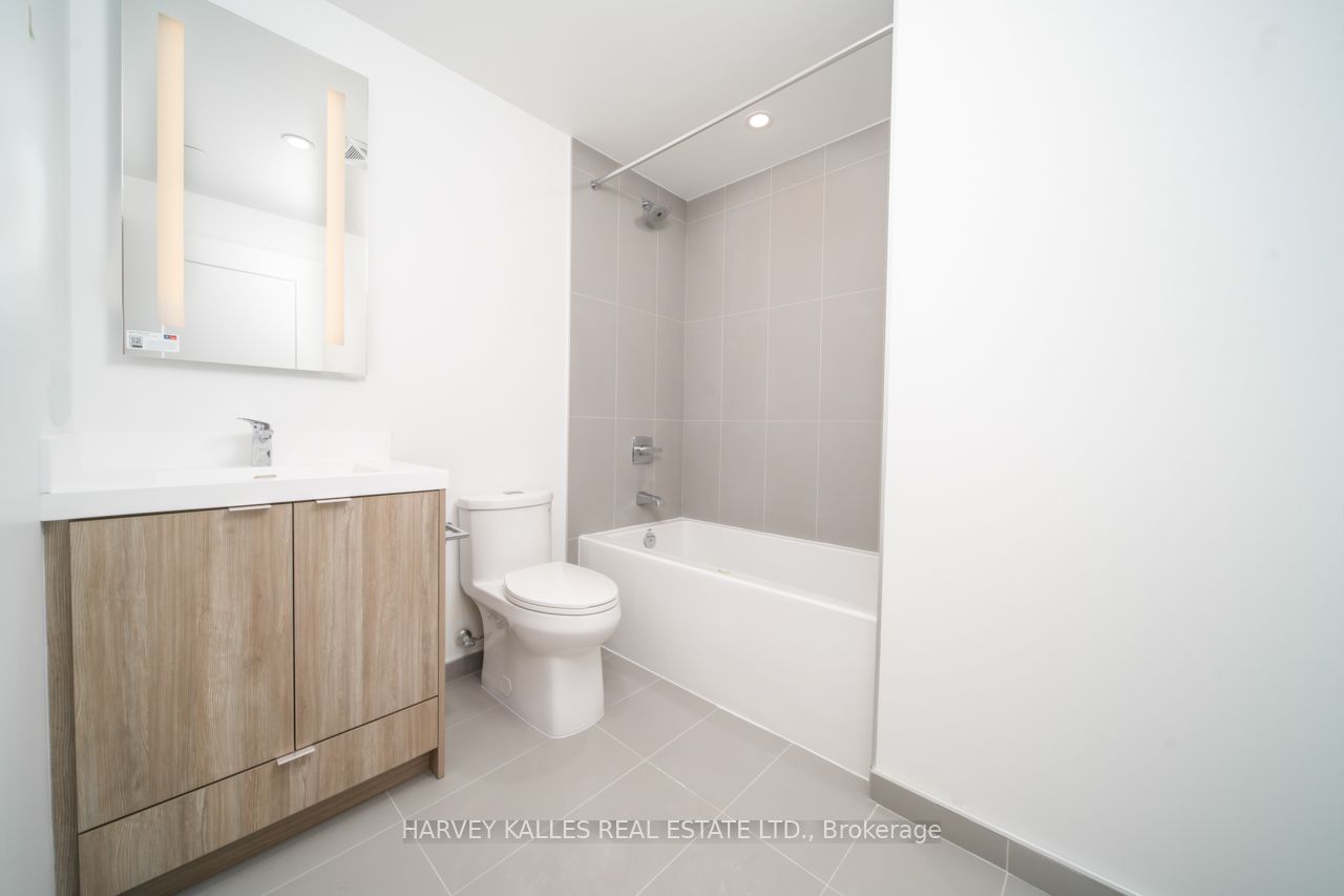 PH 15-60 Central Park Road Way, Toronto, ON, M9A 0E6 photo 4