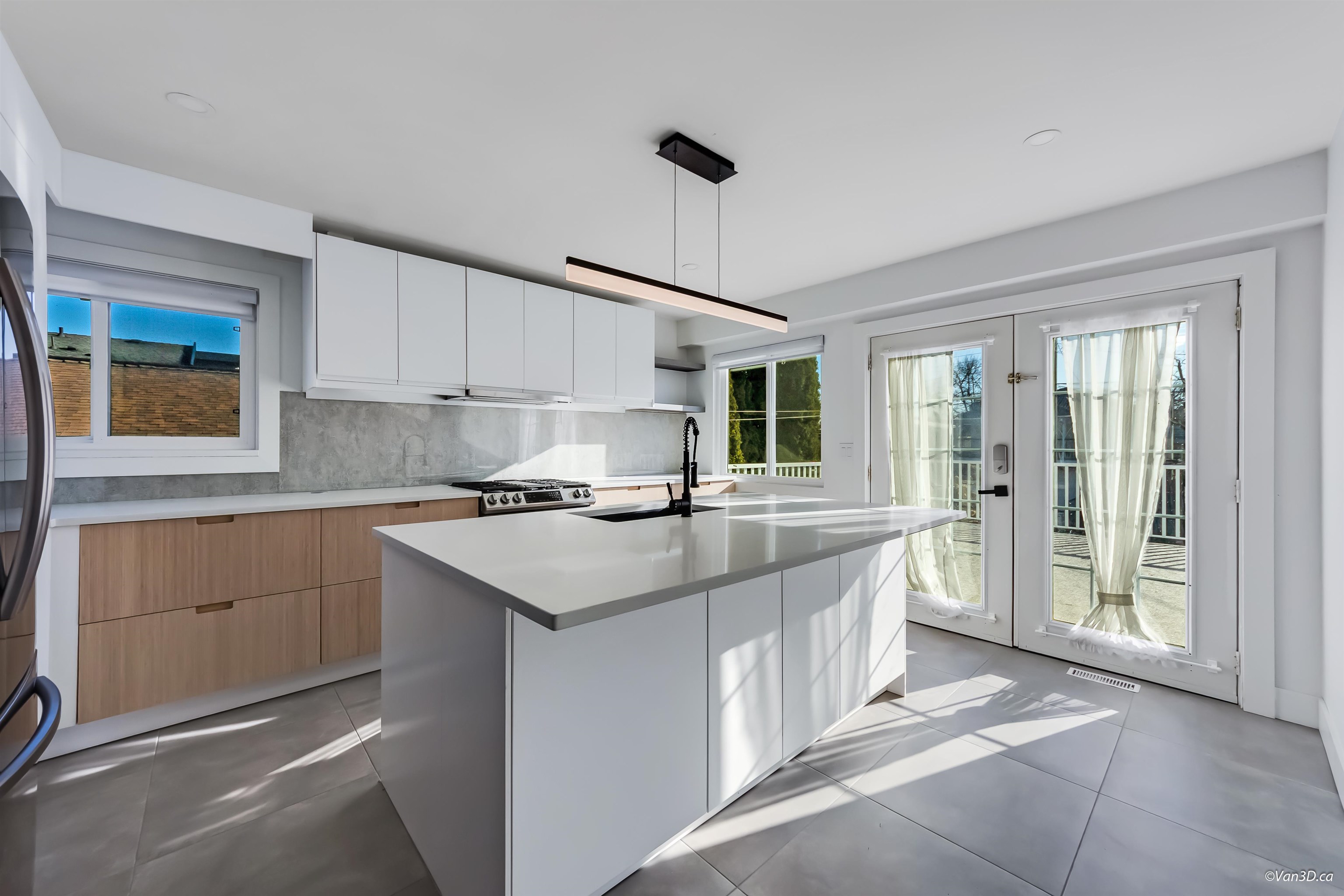 4346 Dundas Street, Burnaby, BC, V5C 1B3 photo 5