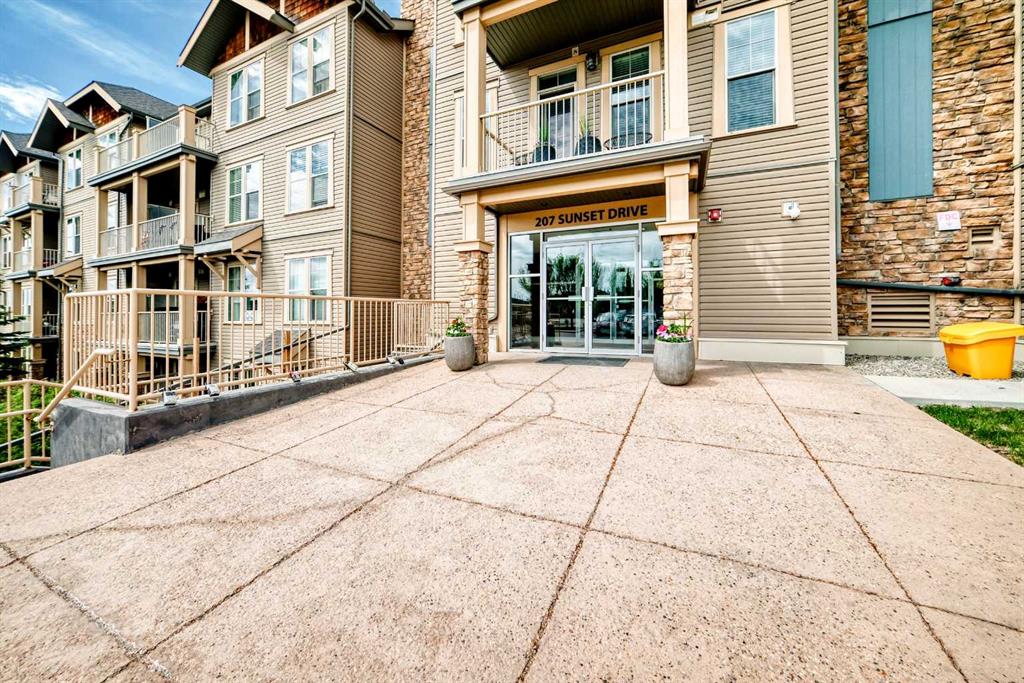 111-207 Sunset Drive, Cochrane, AB, T4C 0H7 photo 2
